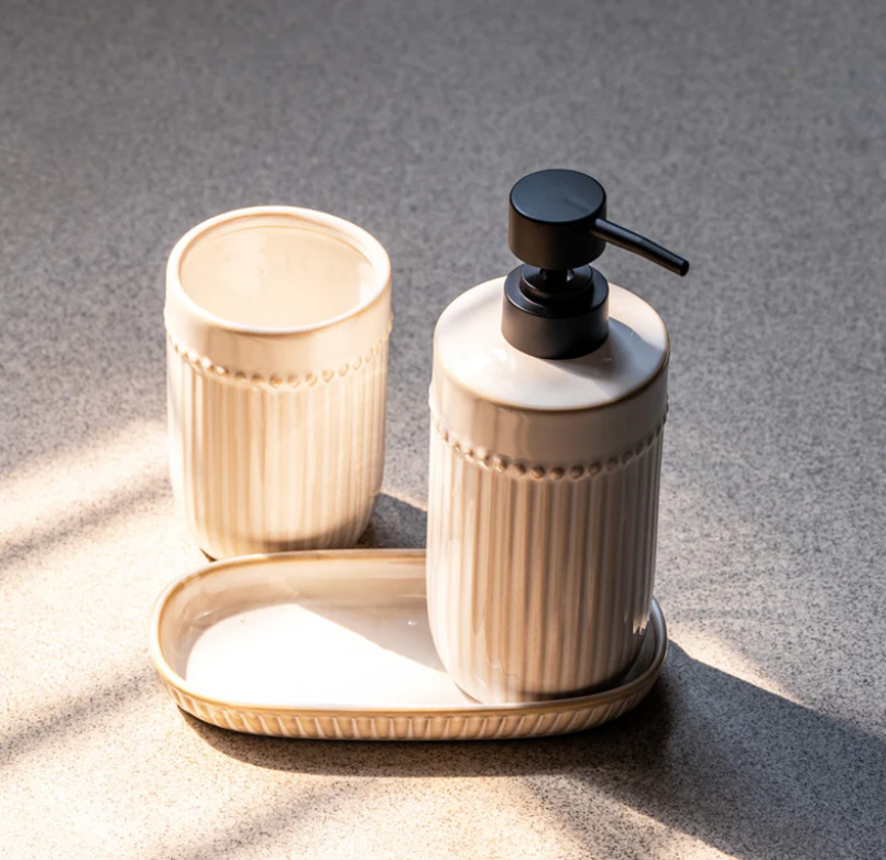 BCE0552A, Lile, 3pc Resin Bath Accessory Set