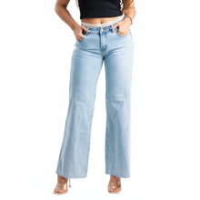 GUJ71721, Gusto - Women's Mid-rise Wide Leg Jeans 3/4-15/16 Lt Blue